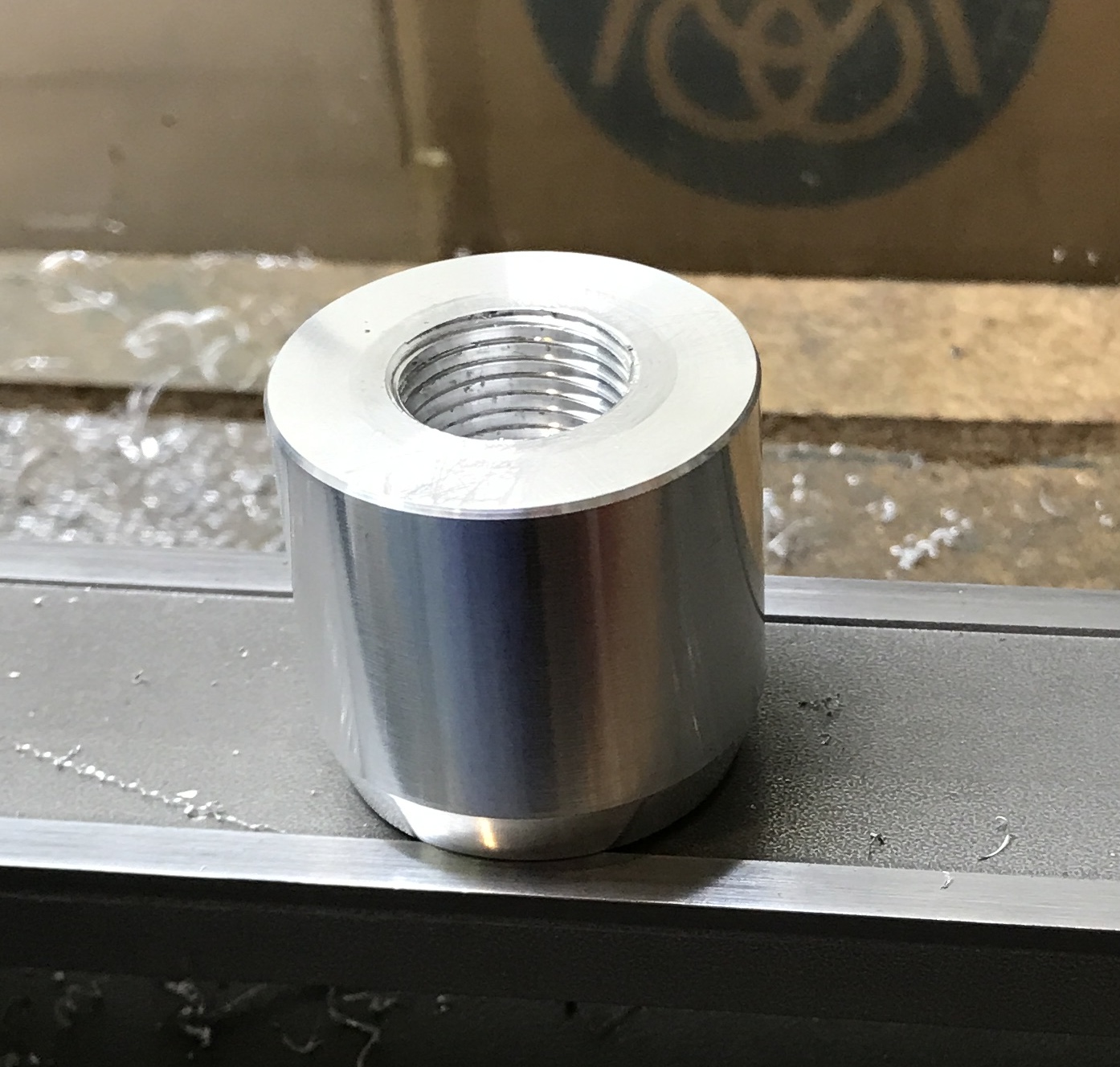 The keyhole cutter collet threaded